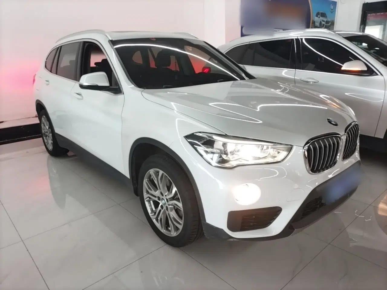 BMW X1 2019 sDrive20Li Leading Model — миниатюра 3