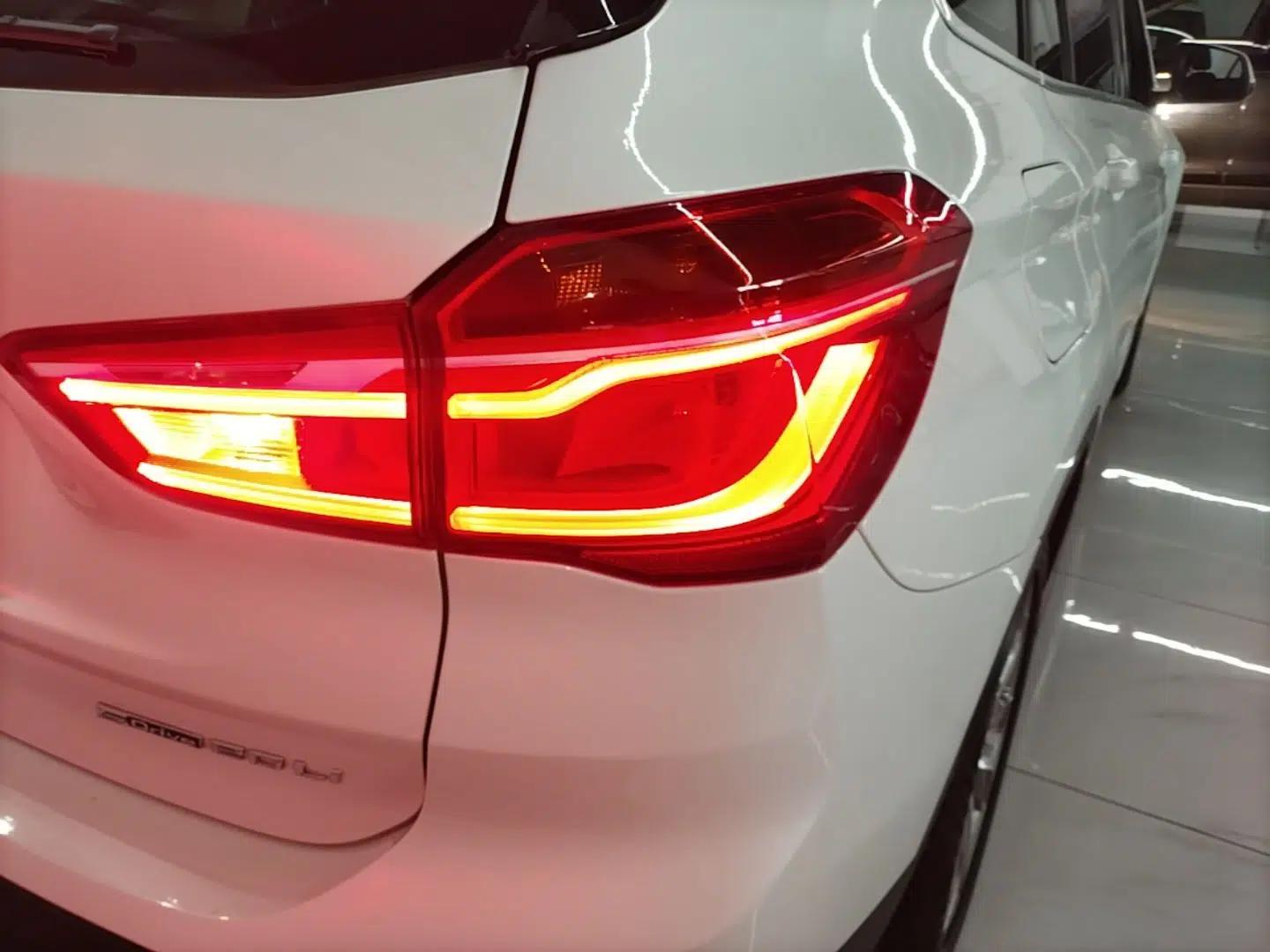 BMW X1 2019 sDrive20Li Leading Model — миниатюра 9