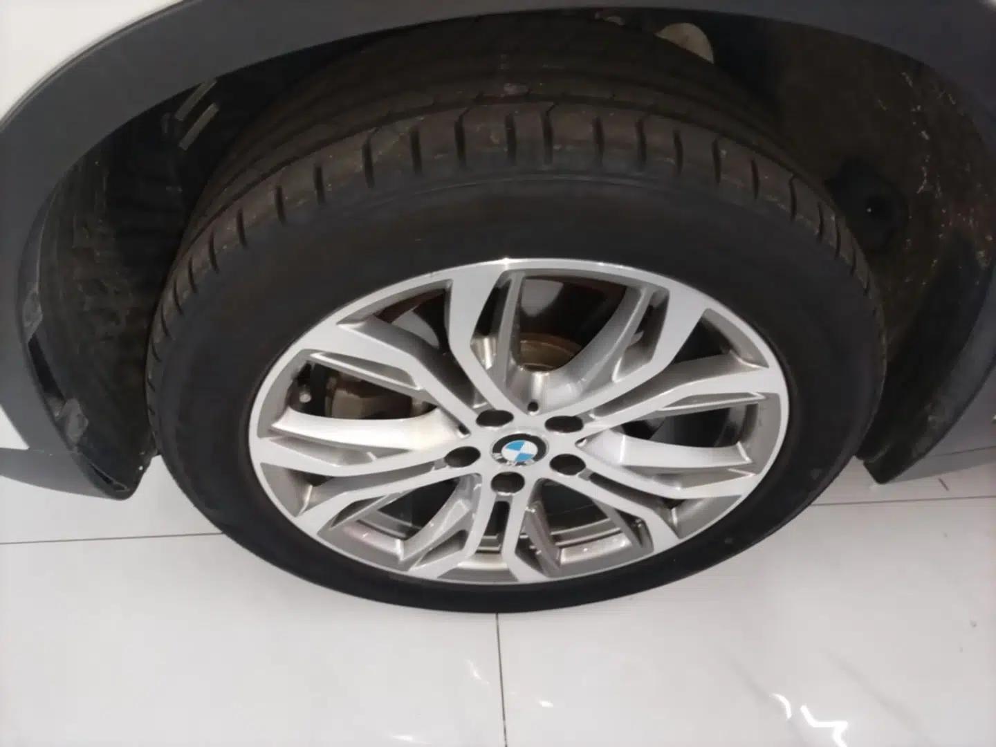 BMW X1 2019 sDrive20Li Leading Model — миниатюра 10