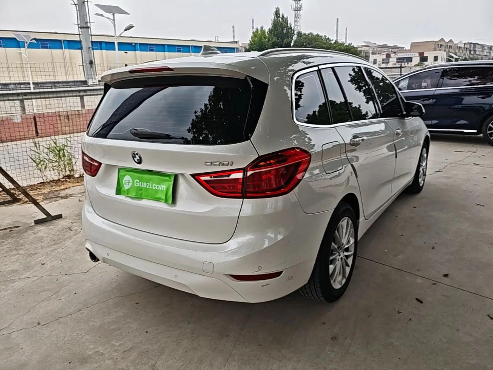 BMW 2 Series Gran Tourer 2018 220i Leading Model — миниатюра 6