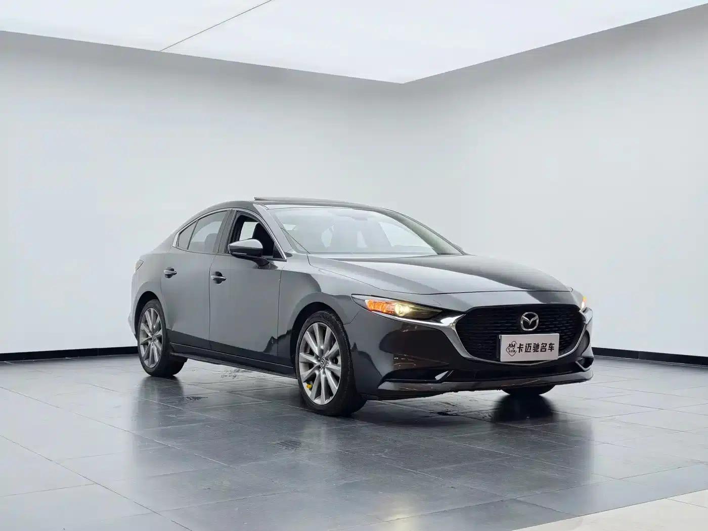 Mazda3 Axela 2021 2.0L Automatic Premium Edition — миниатюра 3