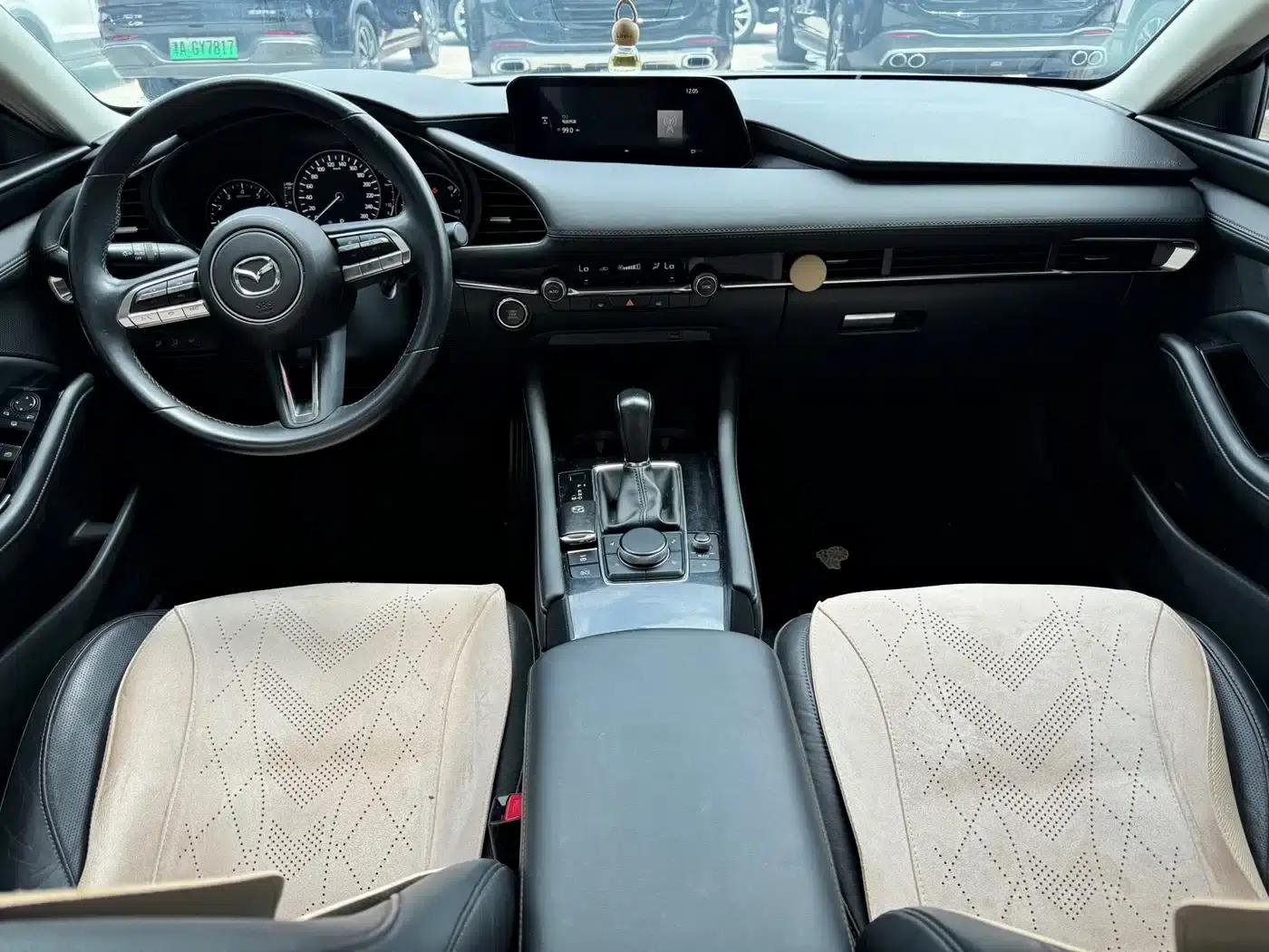 Mazda3 Axela 2020 2.0L Automatic Premium Edition — миниатюра 6