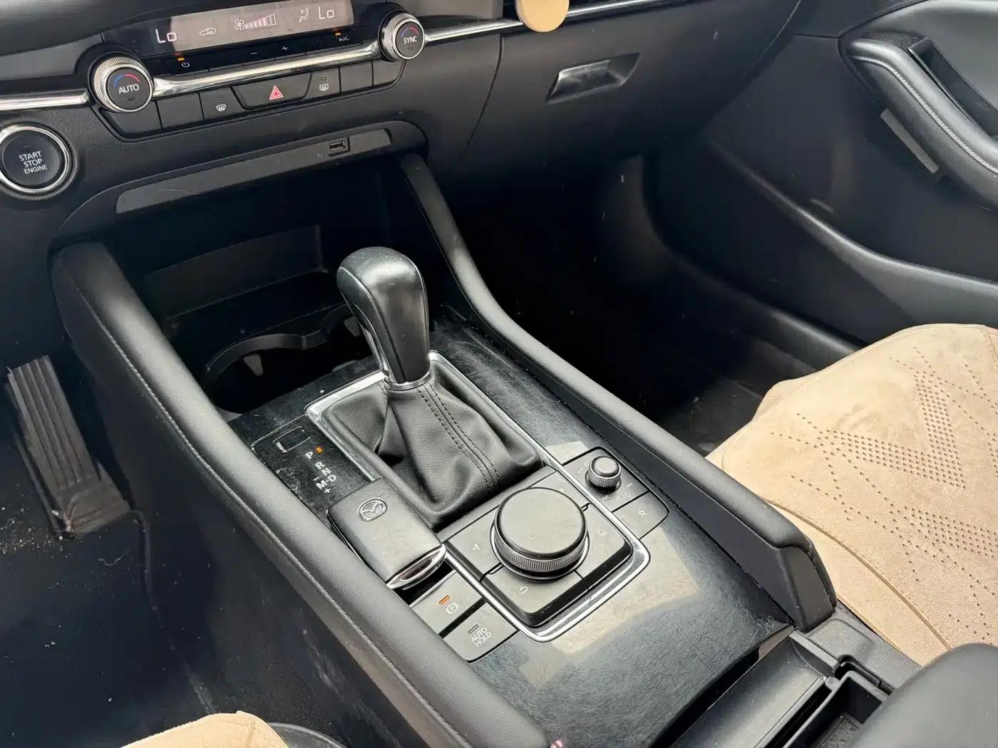 Mazda3 Axela 2020 2.0L Automatic Premium Edition — миниатюра 8