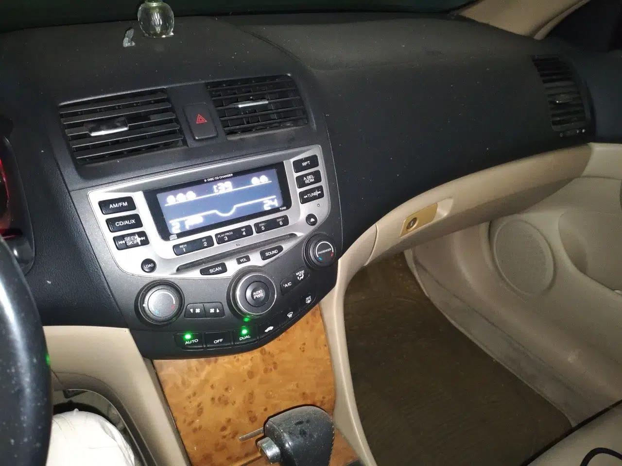 Honda Accord 2004 2.4L — миниатюра 13
