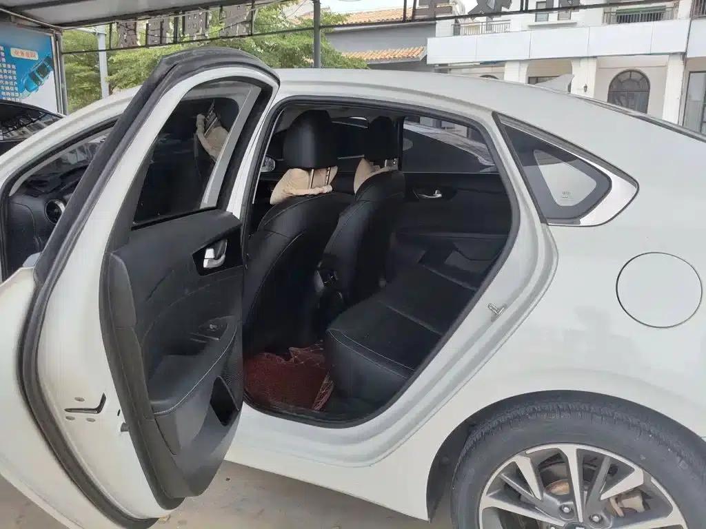 Kia K3 2020 1.5L CVT Fashion Edition — миниатюра 17