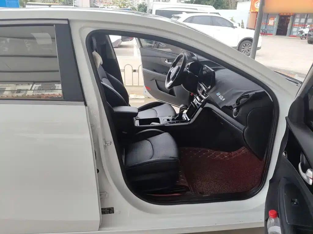 Kia K3 2020 1.5L CVT Fashion Edition — миниатюра 3