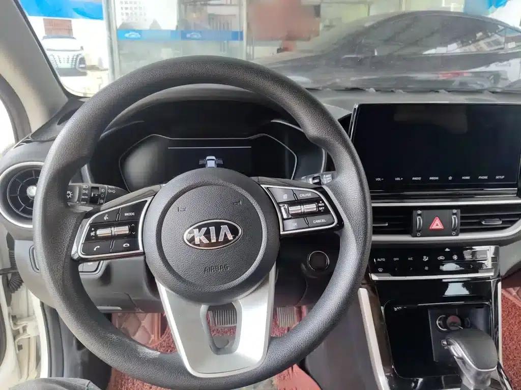 Kia K3 2020 1.5L CVT Fashion Edition — миниатюра 4
