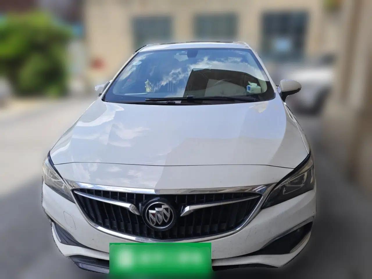 Buick Verano 2018 Sedan 20T Dual-Clutch Elite Model — миниатюра 2
