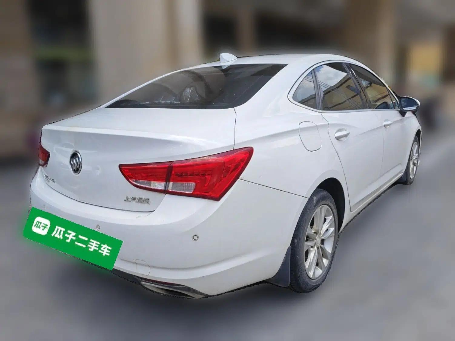 Buick Verano 2018 Sedan 20T Dual-Clutch Elite Model — миниатюра 6