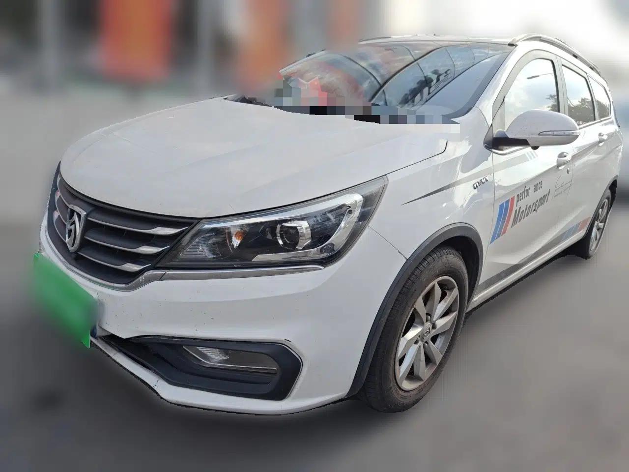 Baojun 310W 2017 1.5L Manual Comfort Version China V — миниатюра 1