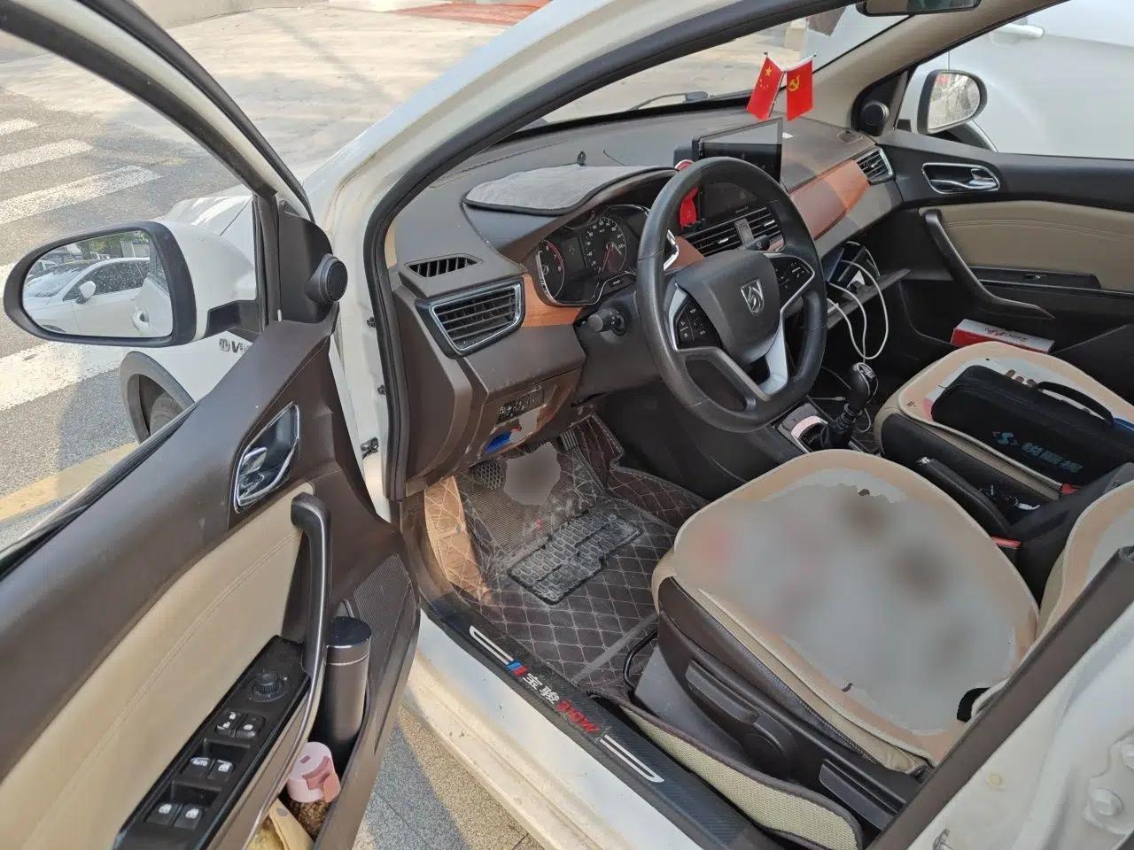 Baojun 310W 2017 1.5L Manual Comfort Version China V — миниатюра 16
