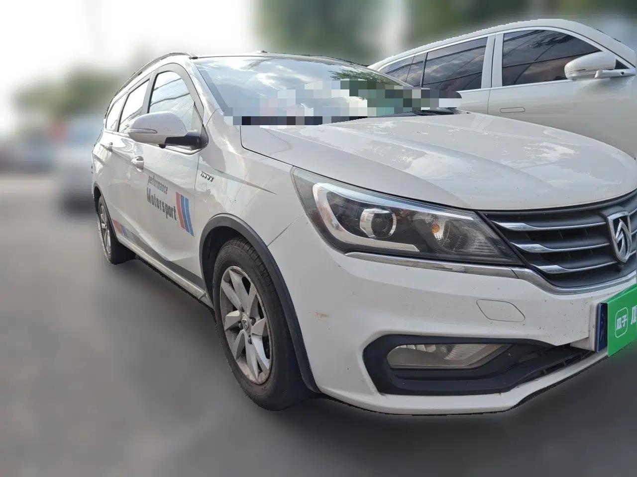 Baojun 310W 2017 1.5L Manual Comfort Version China V — миниатюра 3