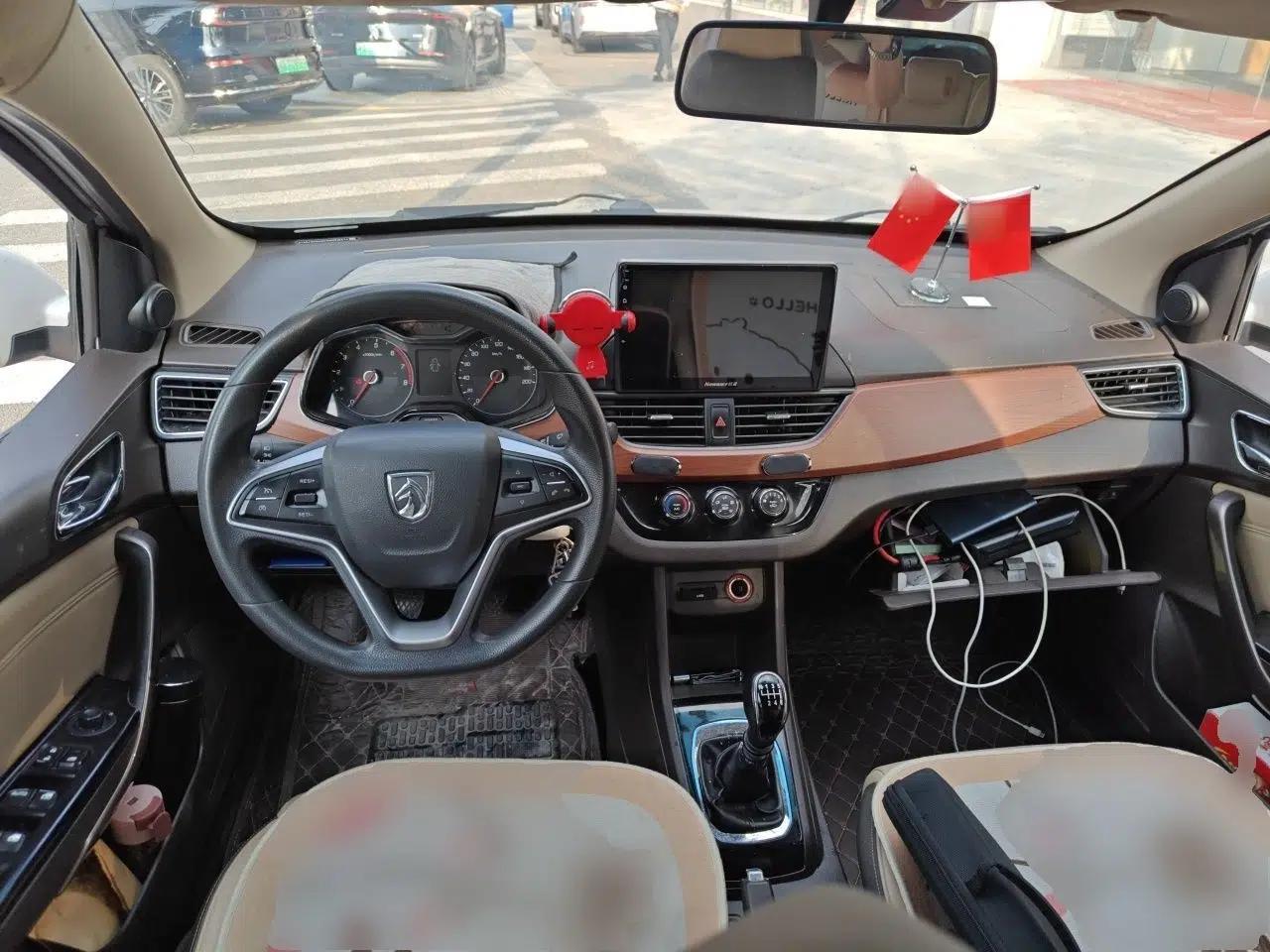Baojun 310W 2017 1.5L Manual Comfort Version China V — миниатюра 9