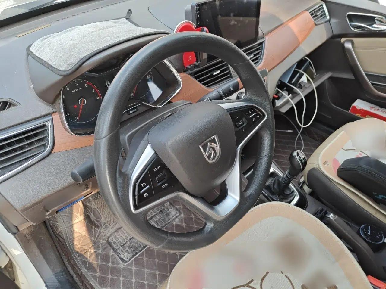 Baojun 310W 2017 1.5L Manual Comfort Version China V — миниатюра 10