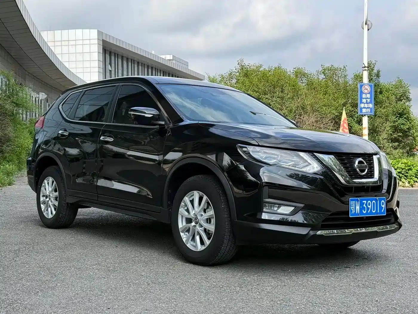 Nissan X-Trail 2023 Classic 2.0L 2WD Intelligent Connectivity Premium Edition — миниатюра 3