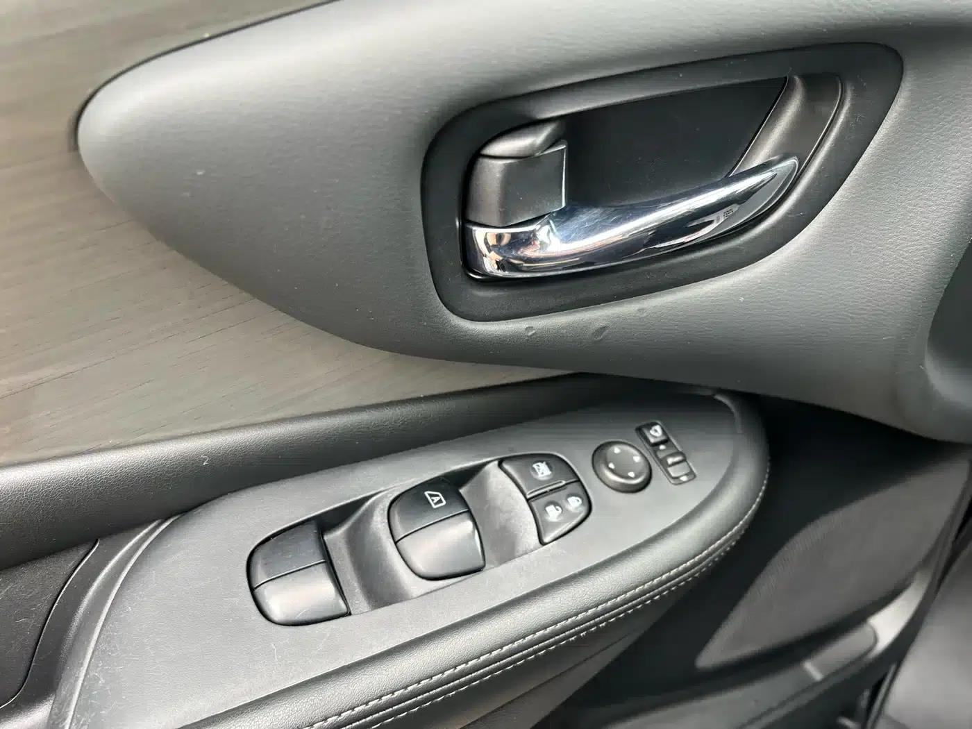 Nissan Murano 2021 2.5L XE 2WD Elite Edition — миниатюра 10