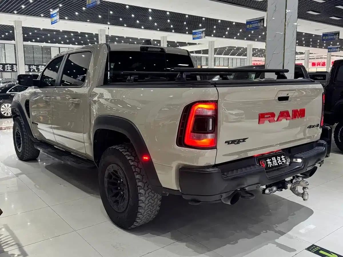 RAM Trucks Tyrannosaurus Rex 2023 6.2T Automatic — миниатюра 7