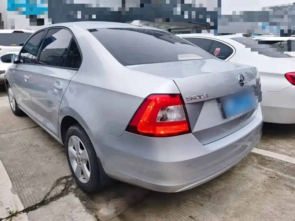 Rapid 2016 1.6L Automatic Comfort Edition — миниатюра 5