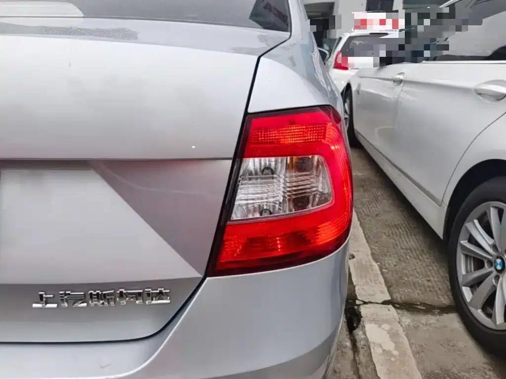 Rapid 2016 1.6L Automatic Comfort Edition — миниатюра 8