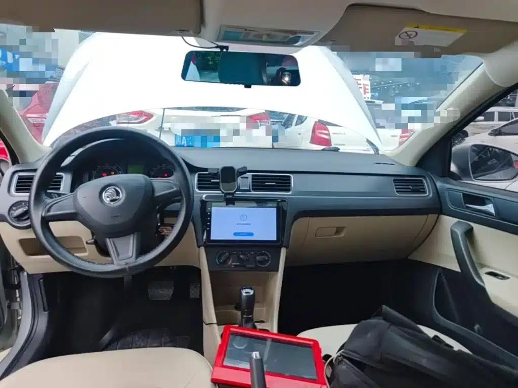 Rapid 2016 1.6L Automatic Comfort Edition — миниатюра 10