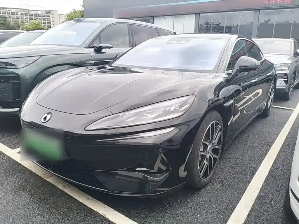Denza Z9 2024 Model 1100km AWD Max Edition — миниатюра 1