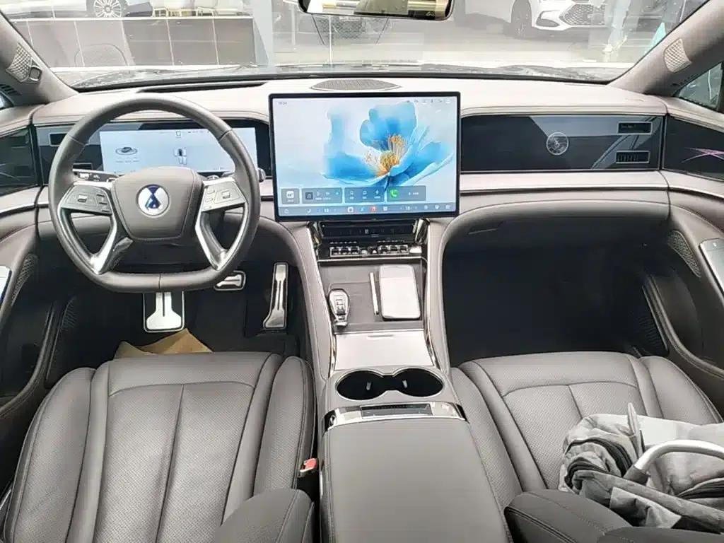 Denza Z9 2024 Model 1100km AWD Max Edition — миниатюра 10
