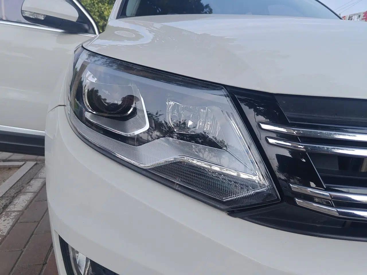 Volkswagen Tiguan 2016 300TSI Automatic Two-Wheel Drive Luxury Edition — миниатюра 7
