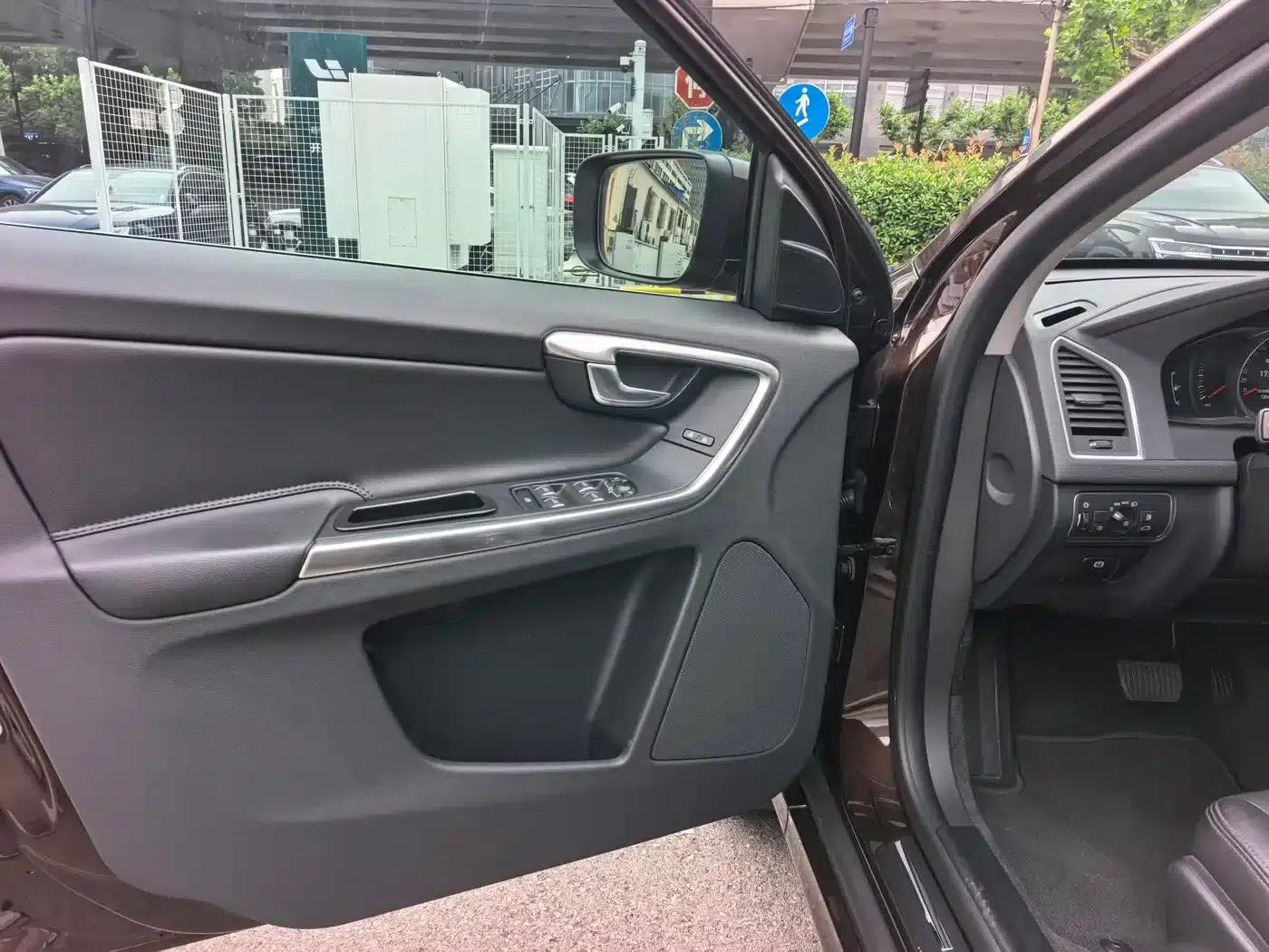 2017 Volvo XC60 T5 Smart Upgrade Edition — миниатюра 13