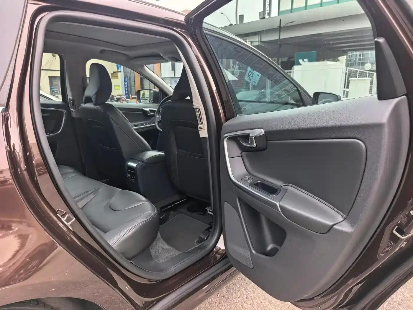 2017 Volvo XC60 T5 Smart Upgrade Edition — миниатюра 9