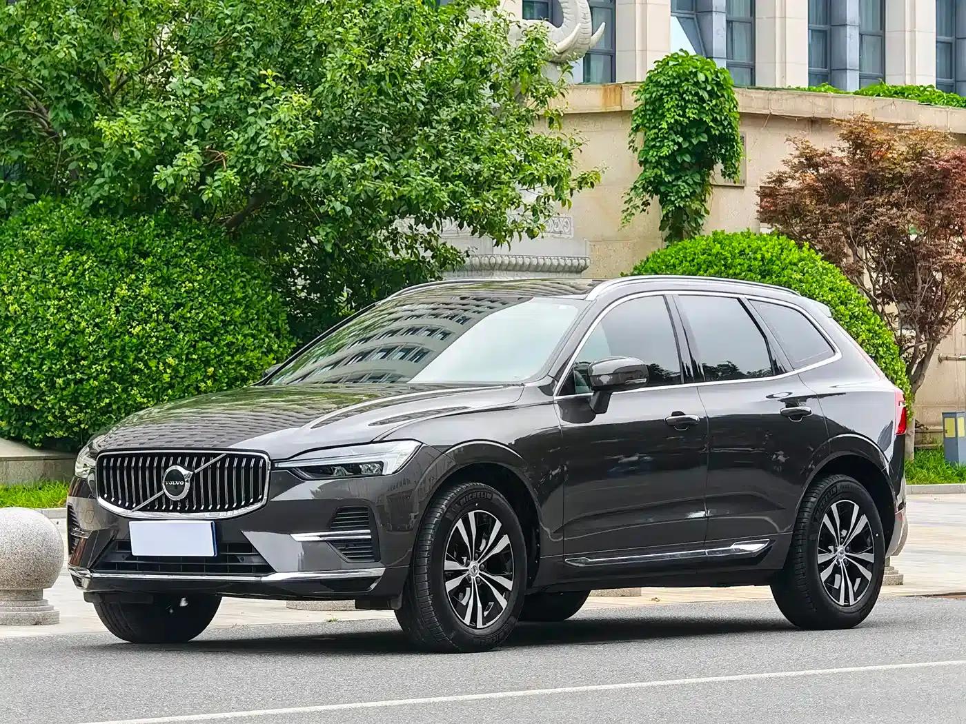 2022 Volvo XC60 B5 AWD Inscription Luxury Edition — миниатюра 1