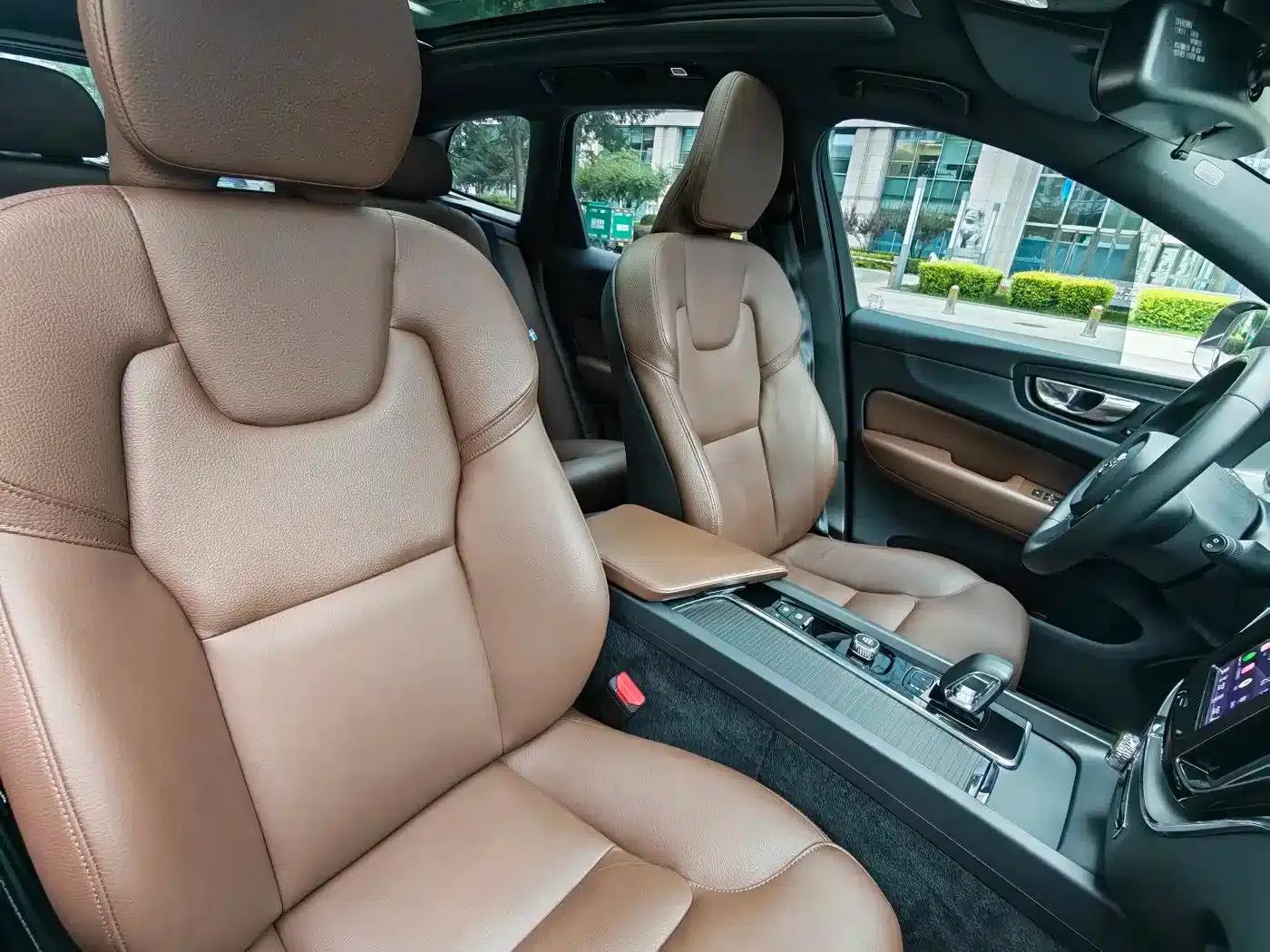 2022 Volvo XC60 B5 AWD Inscription Luxury Edition — миниатюра 14