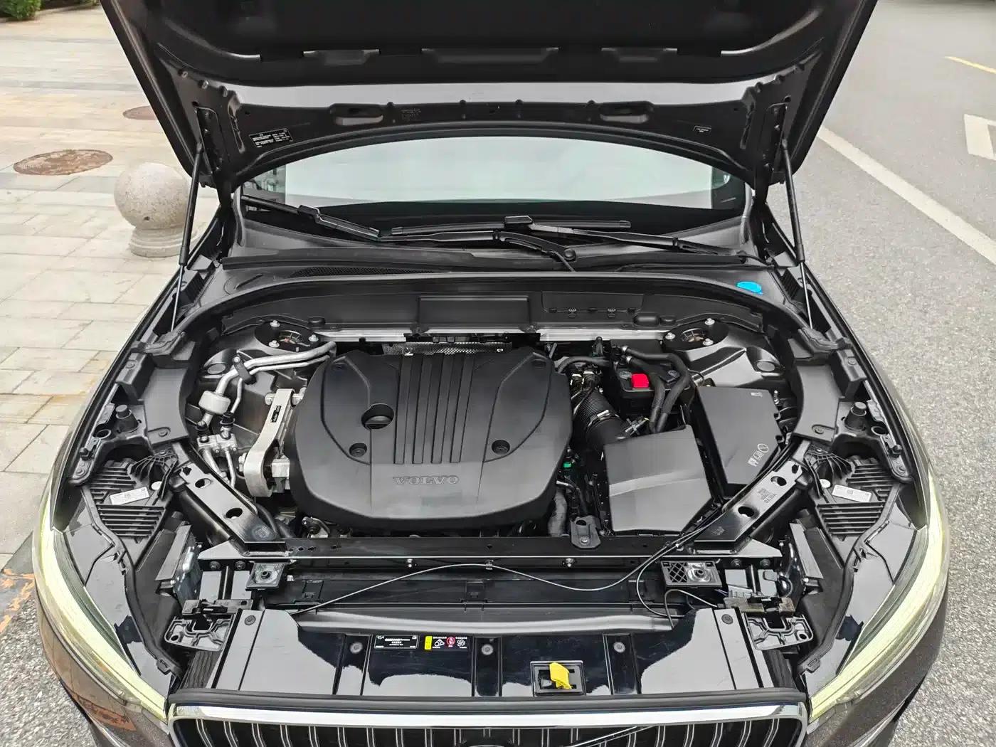 2022 Volvo XC60 B5 AWD Inscription Luxury Edition — миниатюра 15