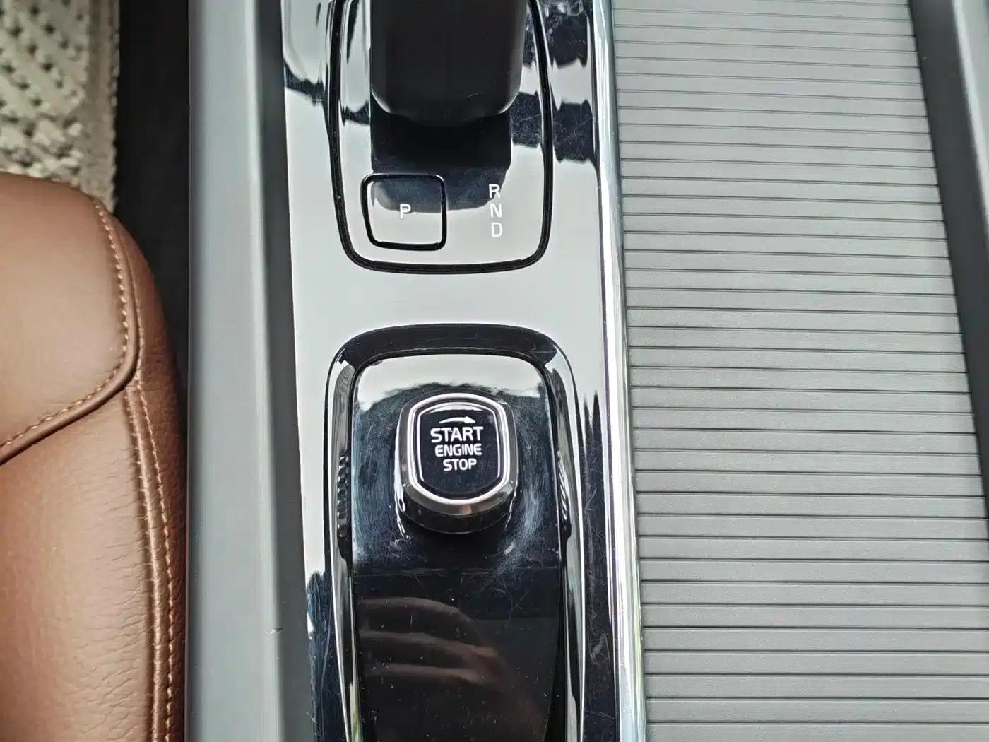 2022 Volvo XC60 B5 AWD Inscription Luxury Edition — миниатюра 23