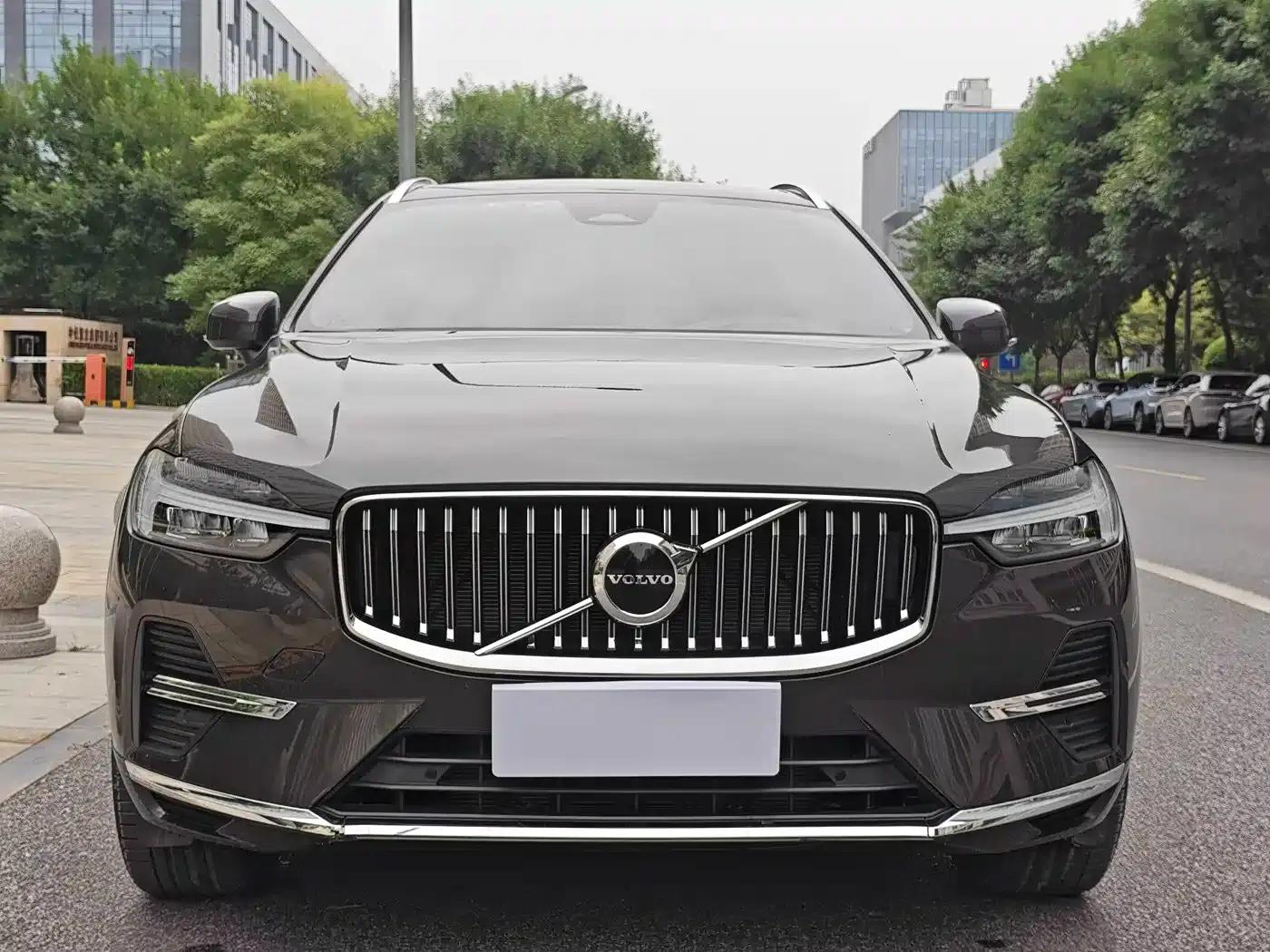 2022 Volvo XC60 B5 AWD Inscription Luxury Edition — миниатюра 8