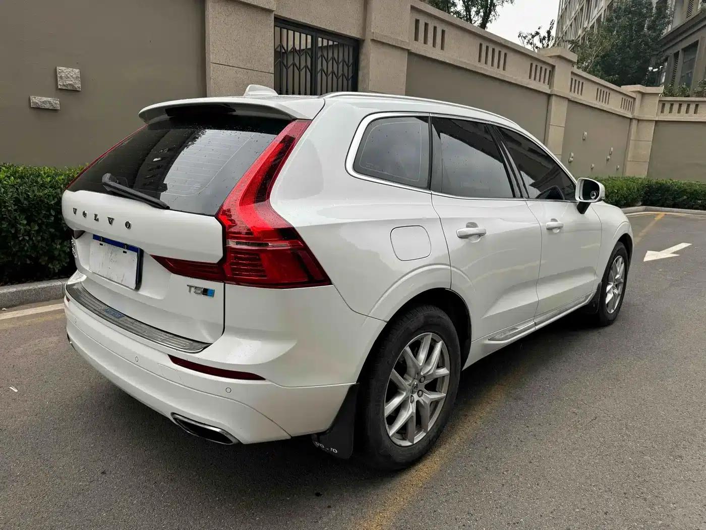 2018 Volvo XC60 T5 AWD Smart Edition — миниатюра 12