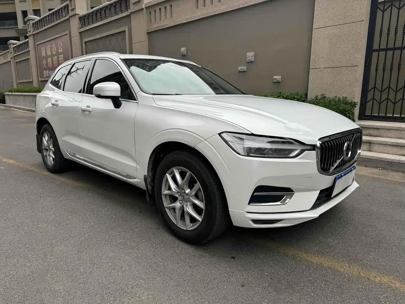 2018 Volvo XC60 T5 AWD Smart Edition — миниатюра 3