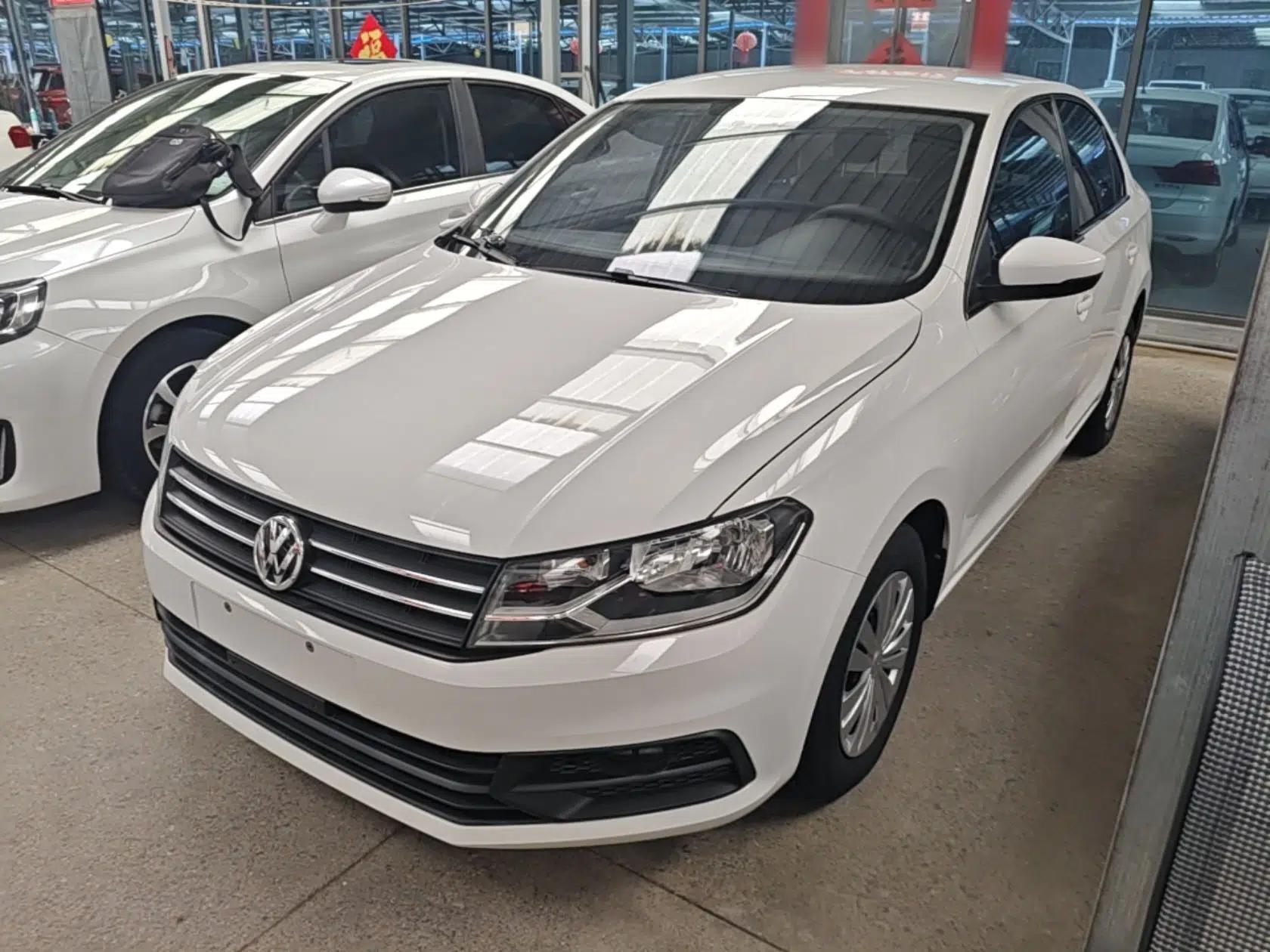 Volkswagen Santana 2016 1.6L Automatic Fashion Edition — миниатюра 1