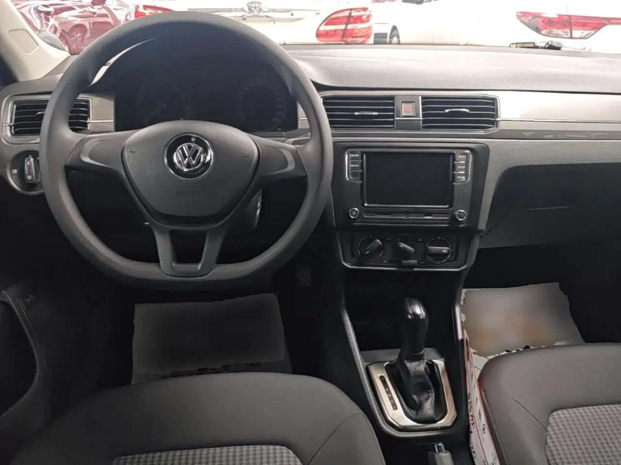 Volkswagen Santana 2016 1.6L Automatic Fashion Edition — миниатюра 12