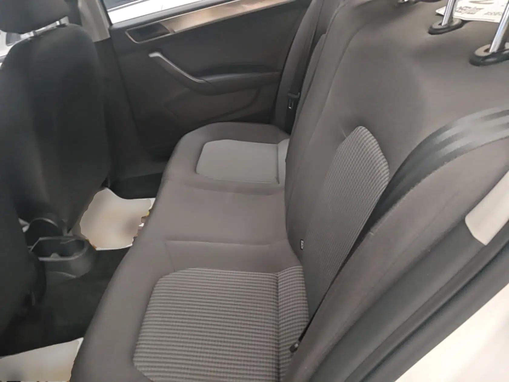 Volkswagen Santana 2016 1.6L Automatic Fashion Edition — миниатюра 20