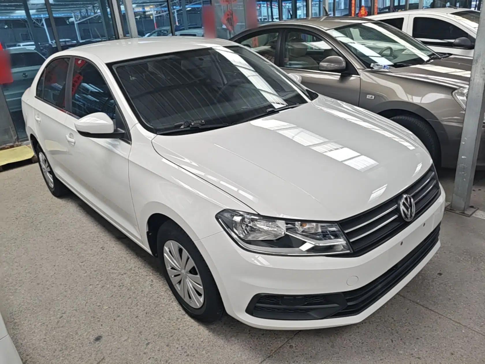 Volkswagen Santana 2016 1.6L Automatic Fashion Edition — миниатюра 3