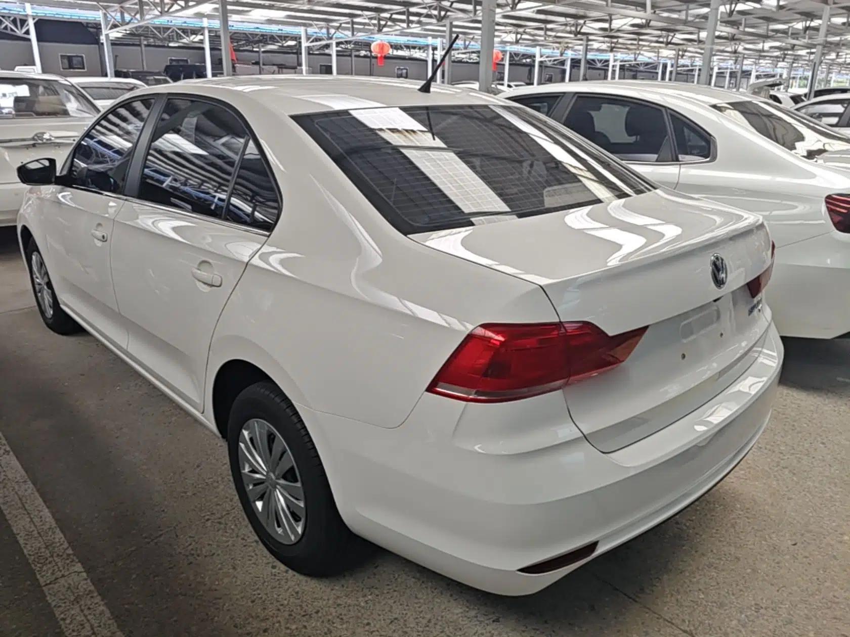 Volkswagen Santana 2016 1.6L Automatic Fashion Edition — миниатюра 4