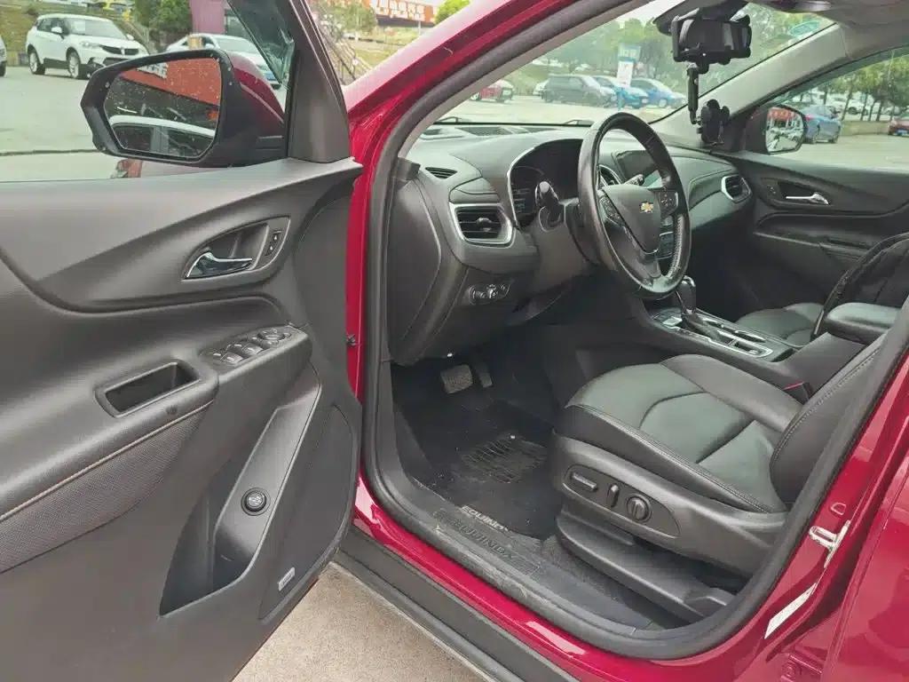 2017 Chevrolet Equinox 550T Automatic 4WD World Edition — миниатюра 12