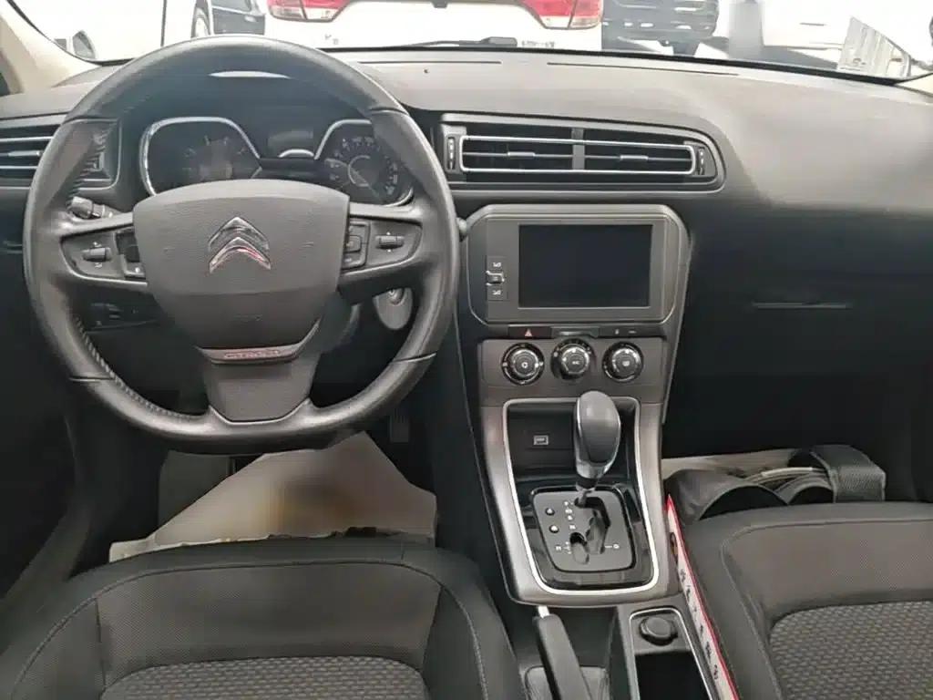 Citroën C4 2018 1.6L Automatic Luxury — миниатюра 10