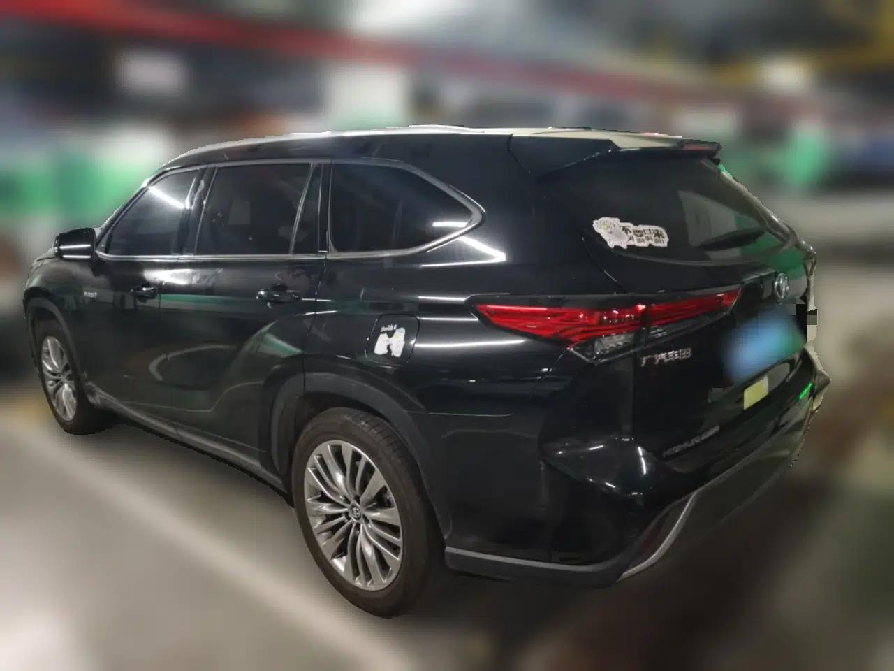 Toyota Highlander 2022 Dual-Engine 2.5L Four-Wheel Drive Supreme Edition 7-Seater — миниатюра 4
