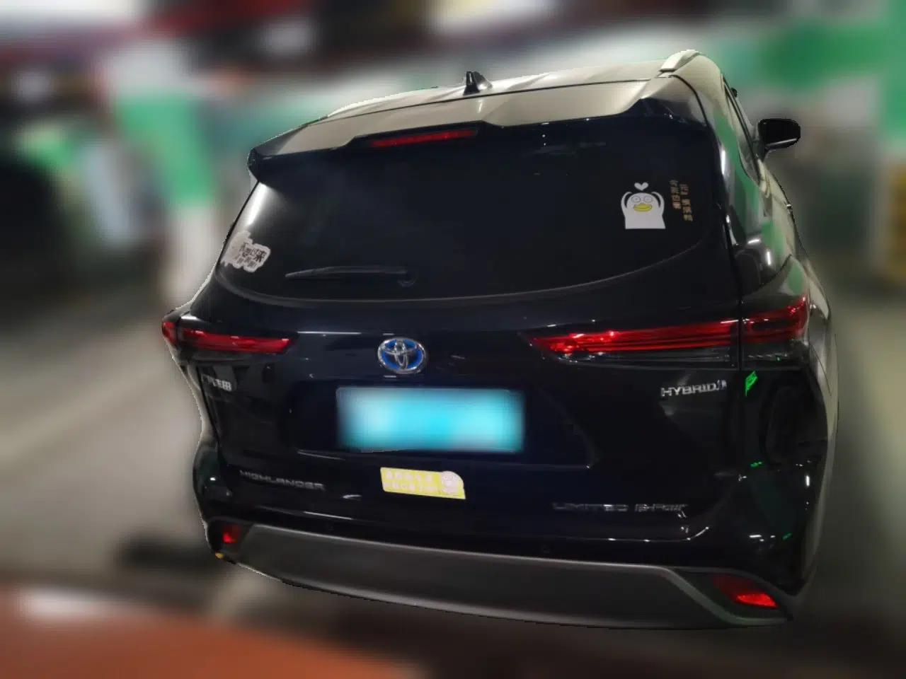 Toyota Highlander 2022 Dual-Engine 2.5L Four-Wheel Drive Supreme Edition 7-Seater — миниатюра 5