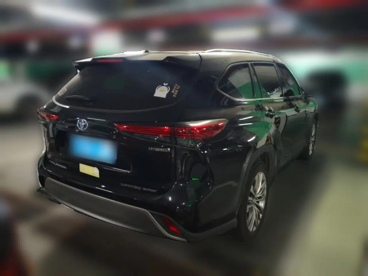 Toyota Highlander 2022 Dual-Engine 2.5L Four-Wheel Drive Supreme Edition 7-Seater — миниатюра 6