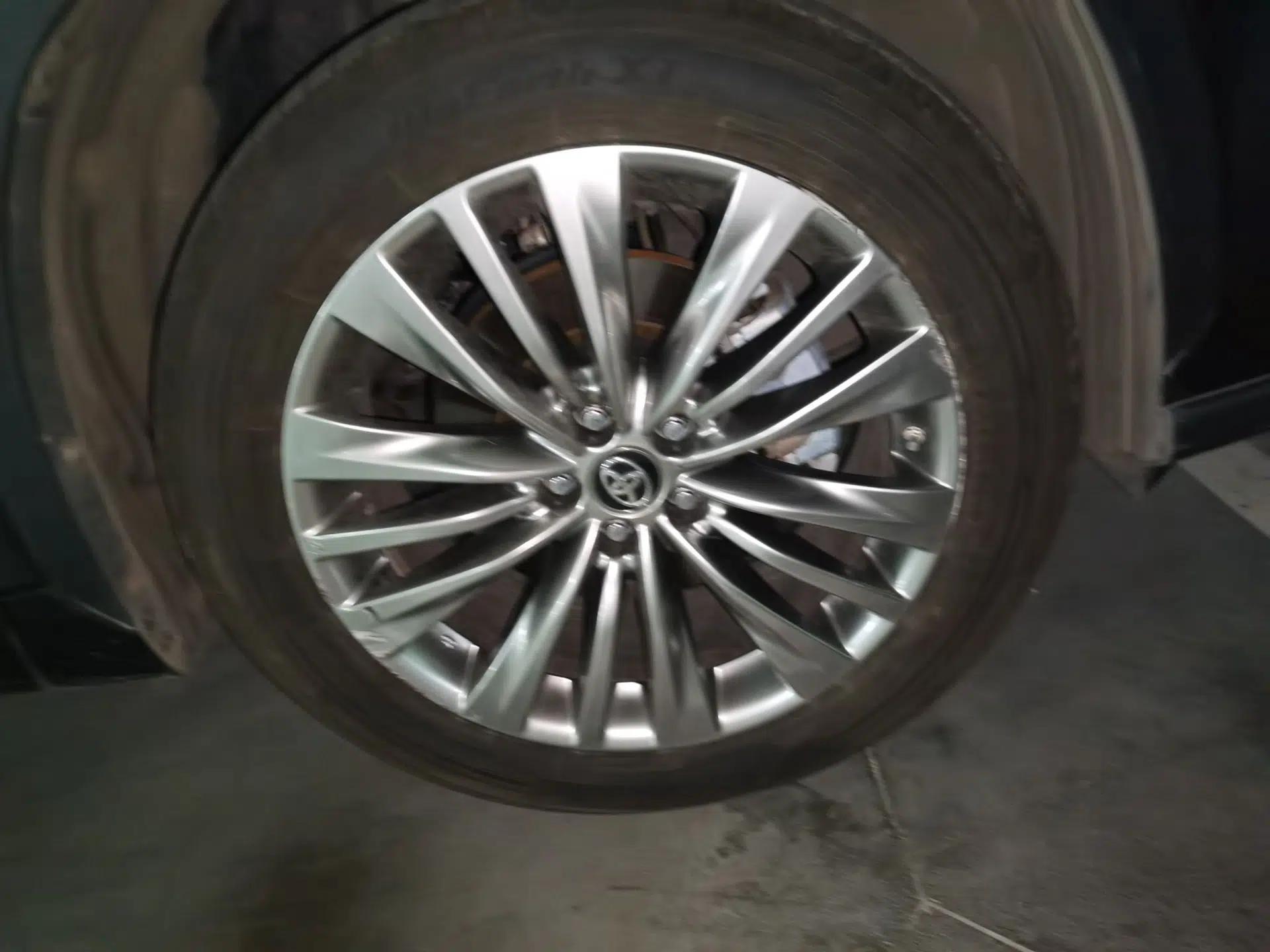 Toyota Highlander 2022 Dual-Engine 2.5L Four-Wheel Drive Supreme Edition 7-Seater — миниатюра 8