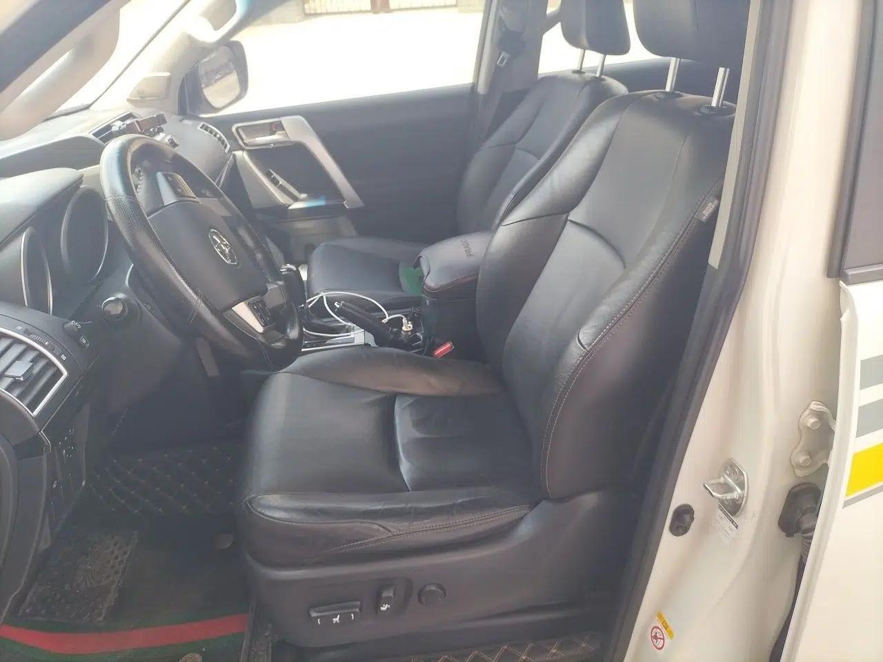 Toyota Prado 2016 2.7L Automatic Luxury Edition — миниатюра 15
