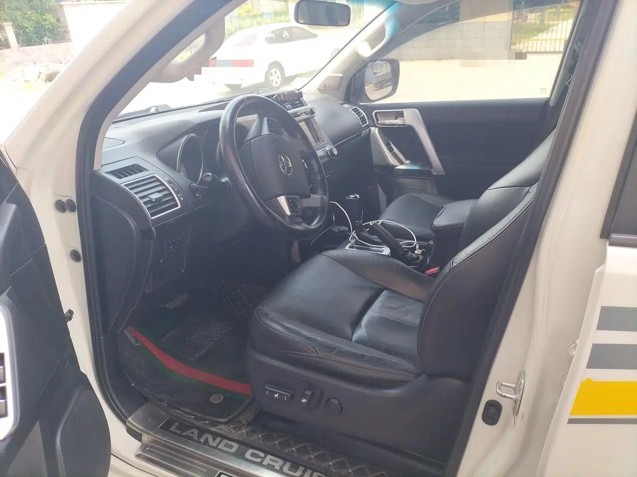 Toyota Prado 2016 2.7L Automatic Luxury Edition — миниатюра 16