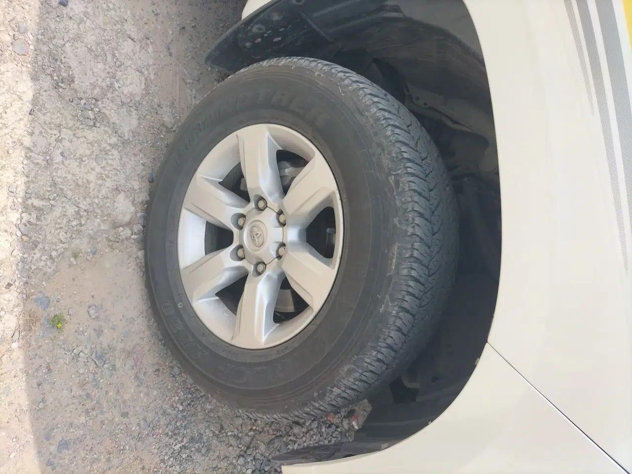 Toyota Prado 2016 2.7L Automatic Luxury Edition — миниатюра 8